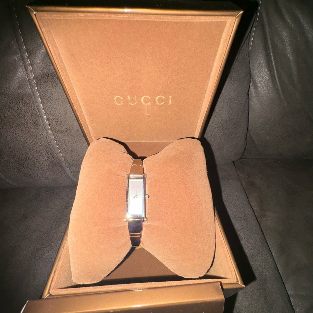Gucci Gold Tone Rectangular Women's Bracelet Watch - Picture 5 of 12